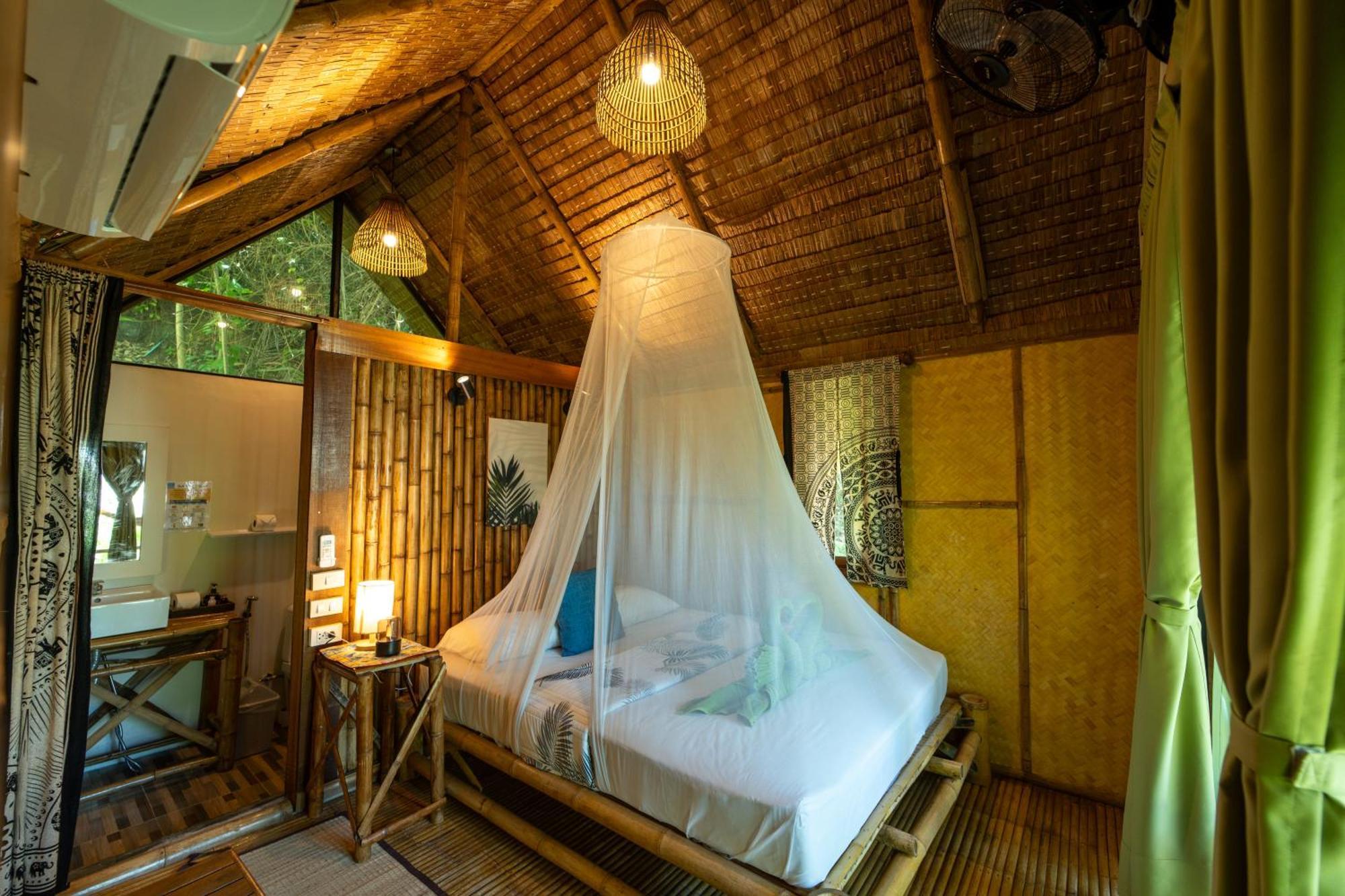 Bamboo Bay Eco Resort スリタヌ エクステリア 写真