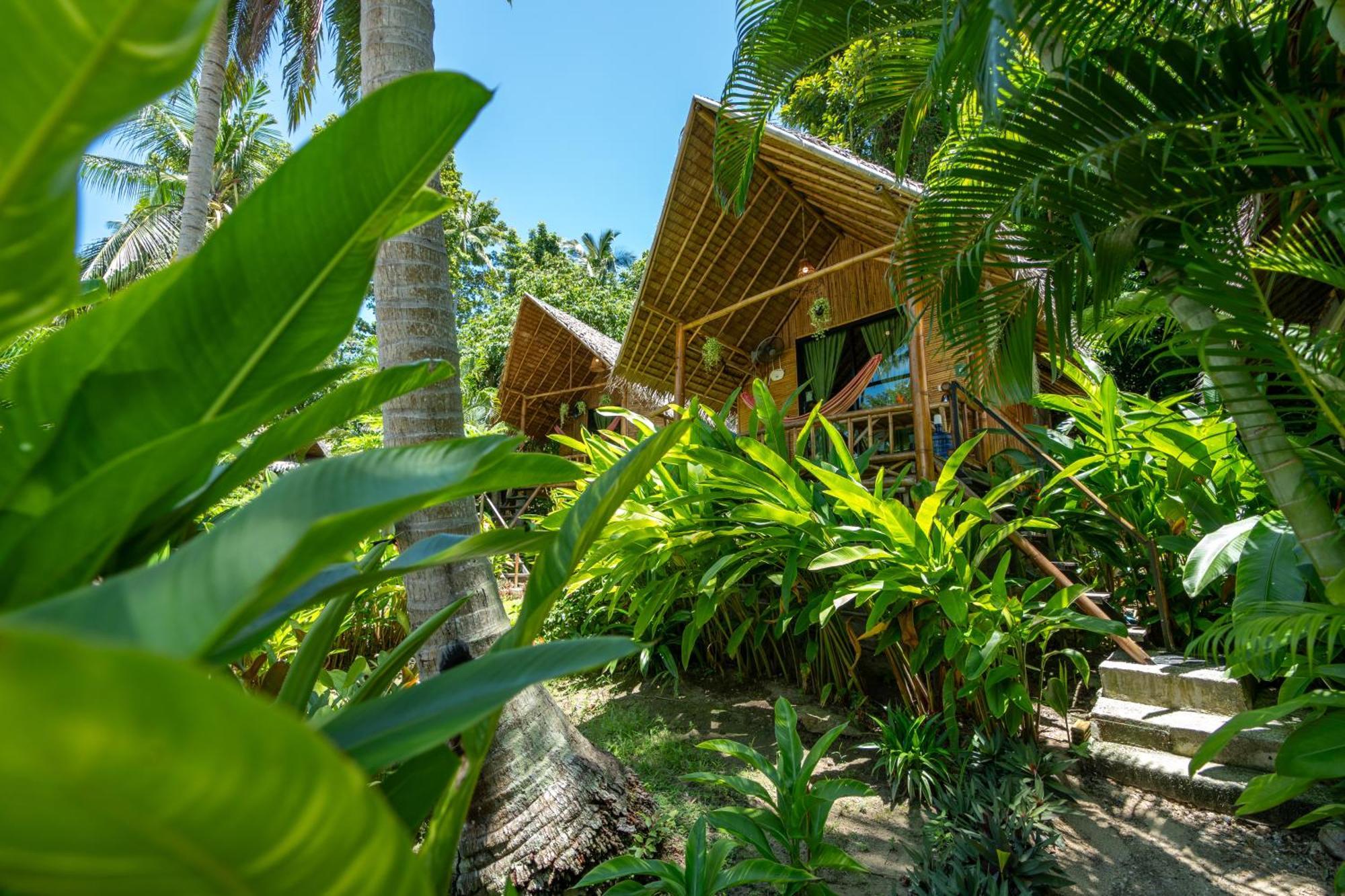 Bamboo Bay Eco Resort スリタヌ エクステリア 写真