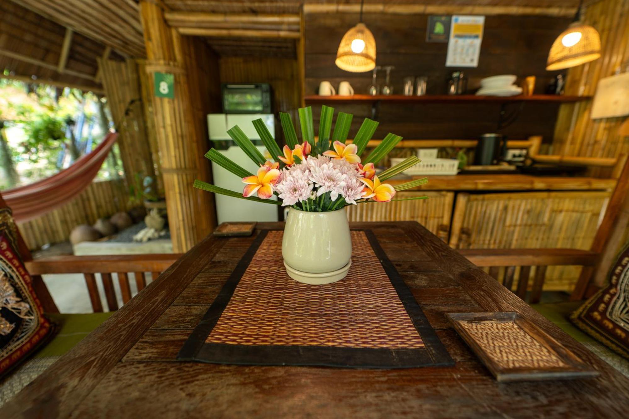 Bamboo Bay Eco Resort スリタヌ エクステリア 写真