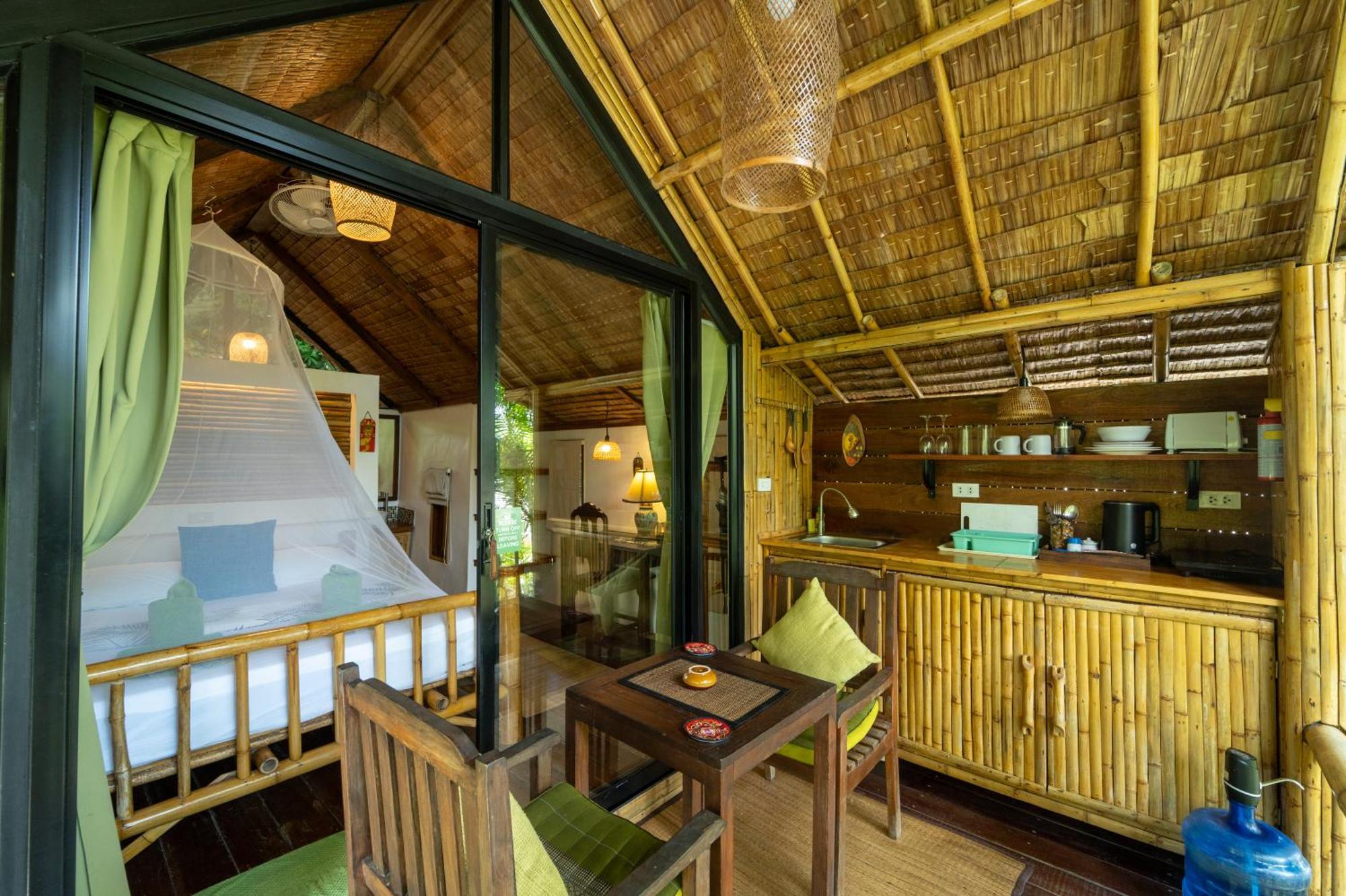 Bamboo Bay Eco Resort スリタヌ エクステリア 写真