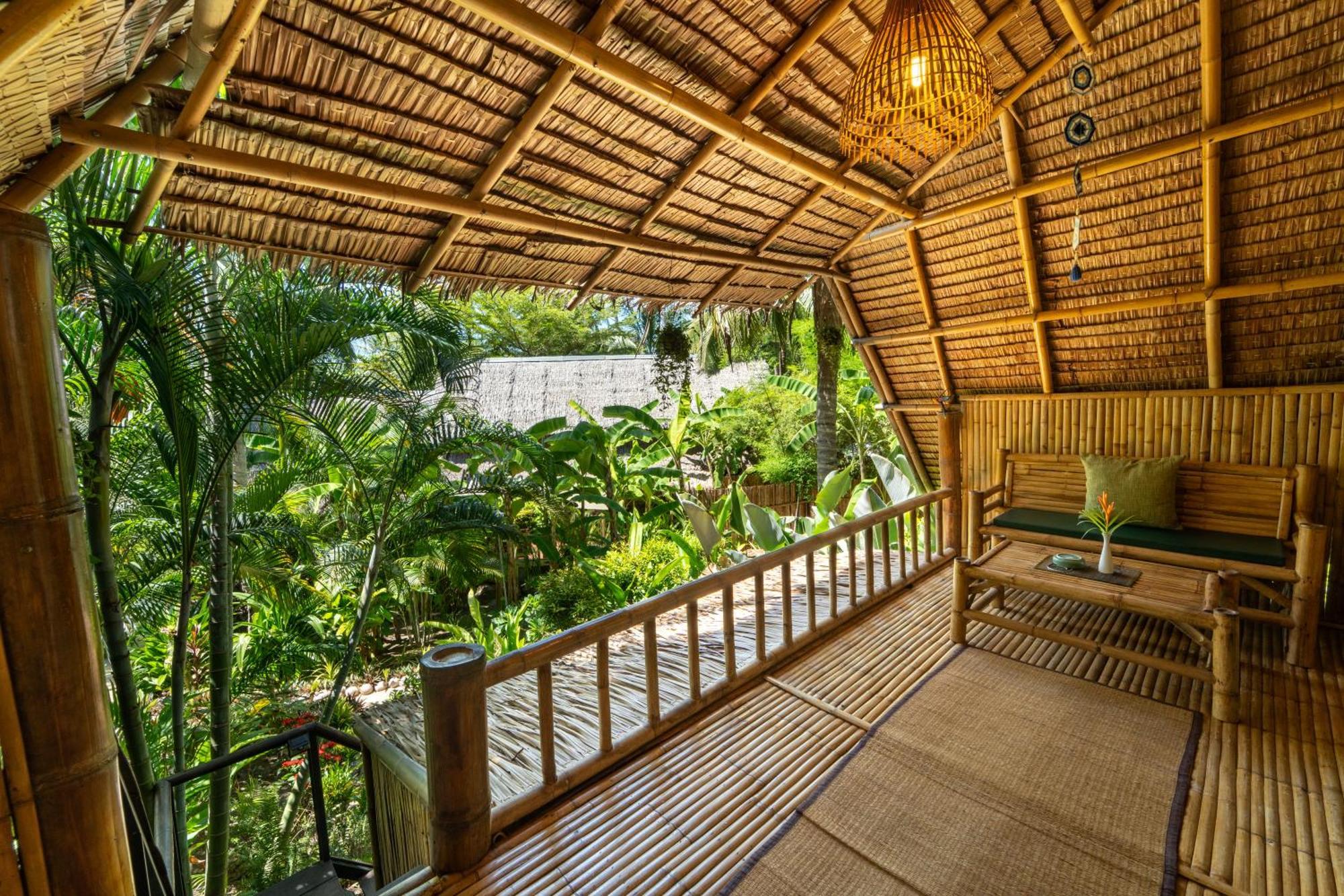 Bamboo Bay Eco Resort スリタヌ エクステリア 写真